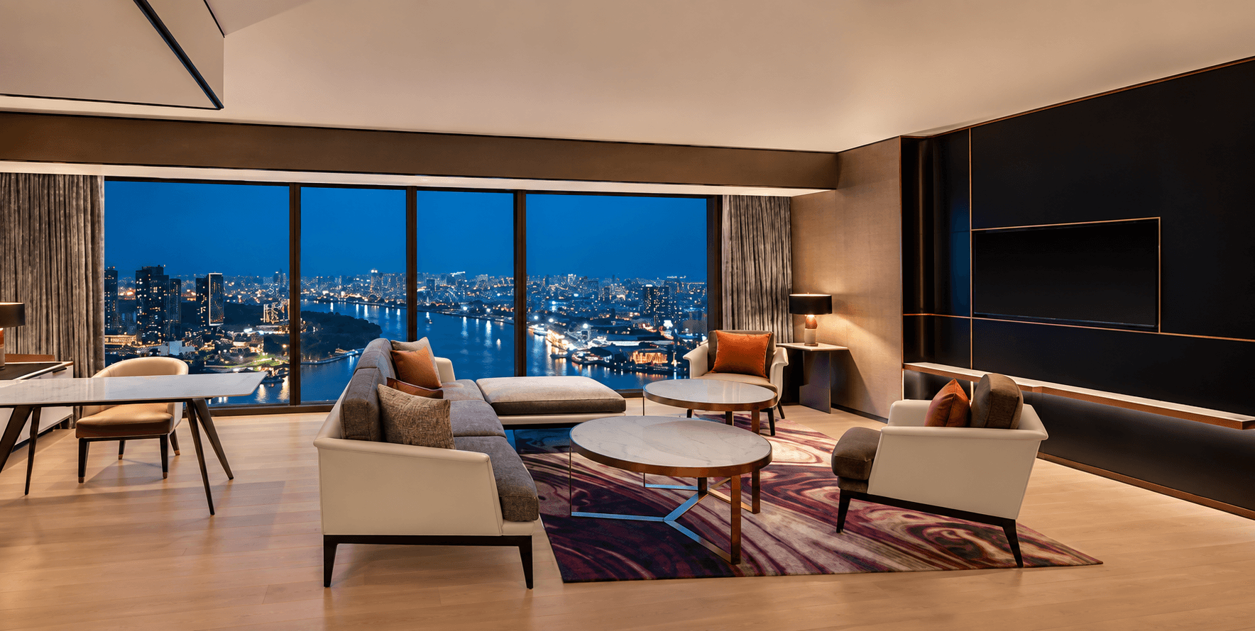Hilton Saigon 8